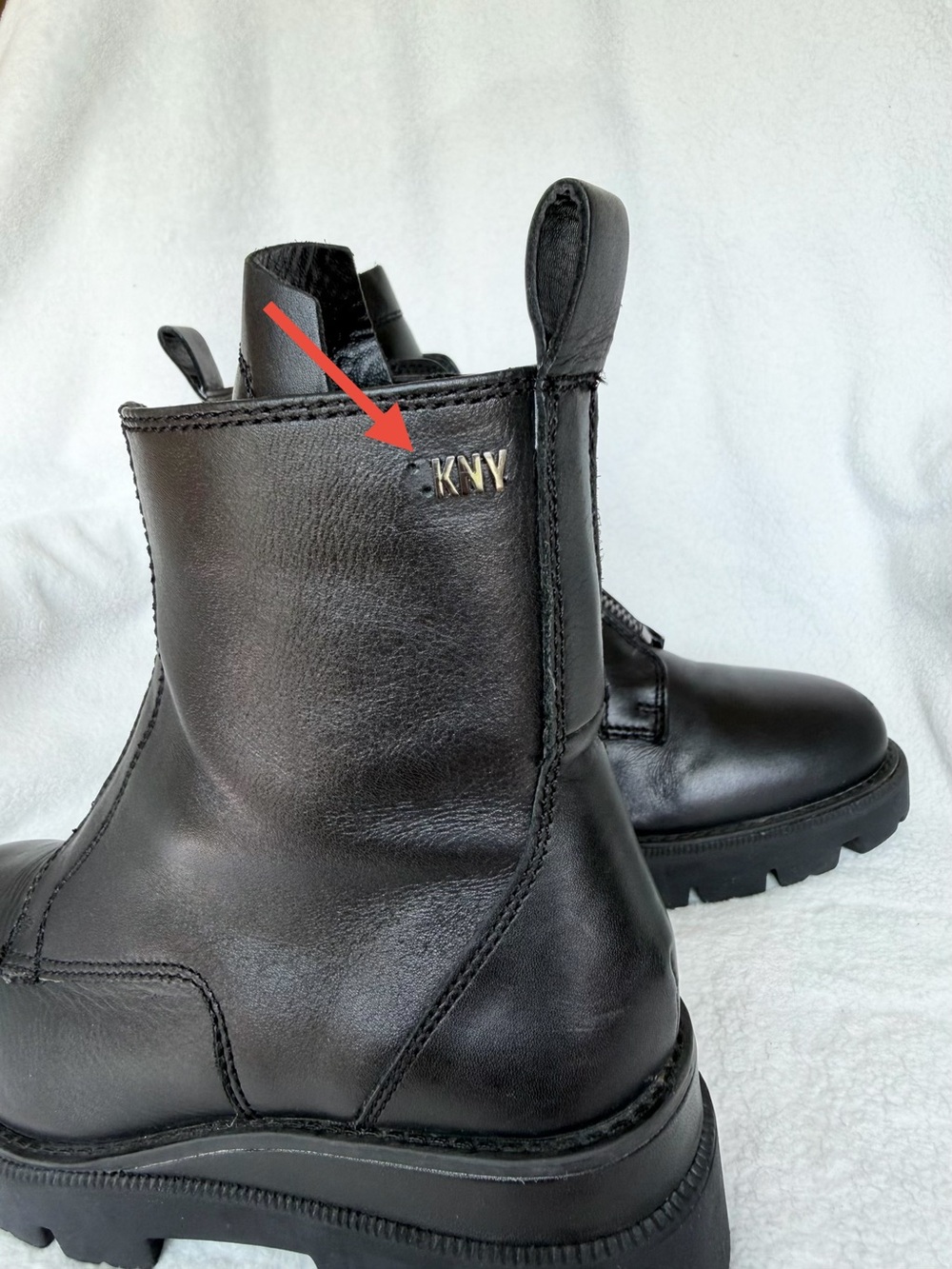 DKNY Womens Black Leather Front Zip Combat Lug Sole Ankle Boots K3227 Size 8 - Picture 13 of 14
